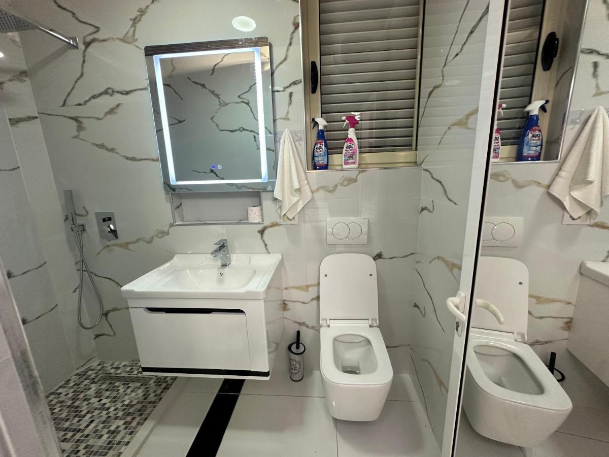 Esto'S Apartament Near Tirana Airport 1 - Self Checkin -Netflix - Free Parking Valjiosi エクステリア 写真