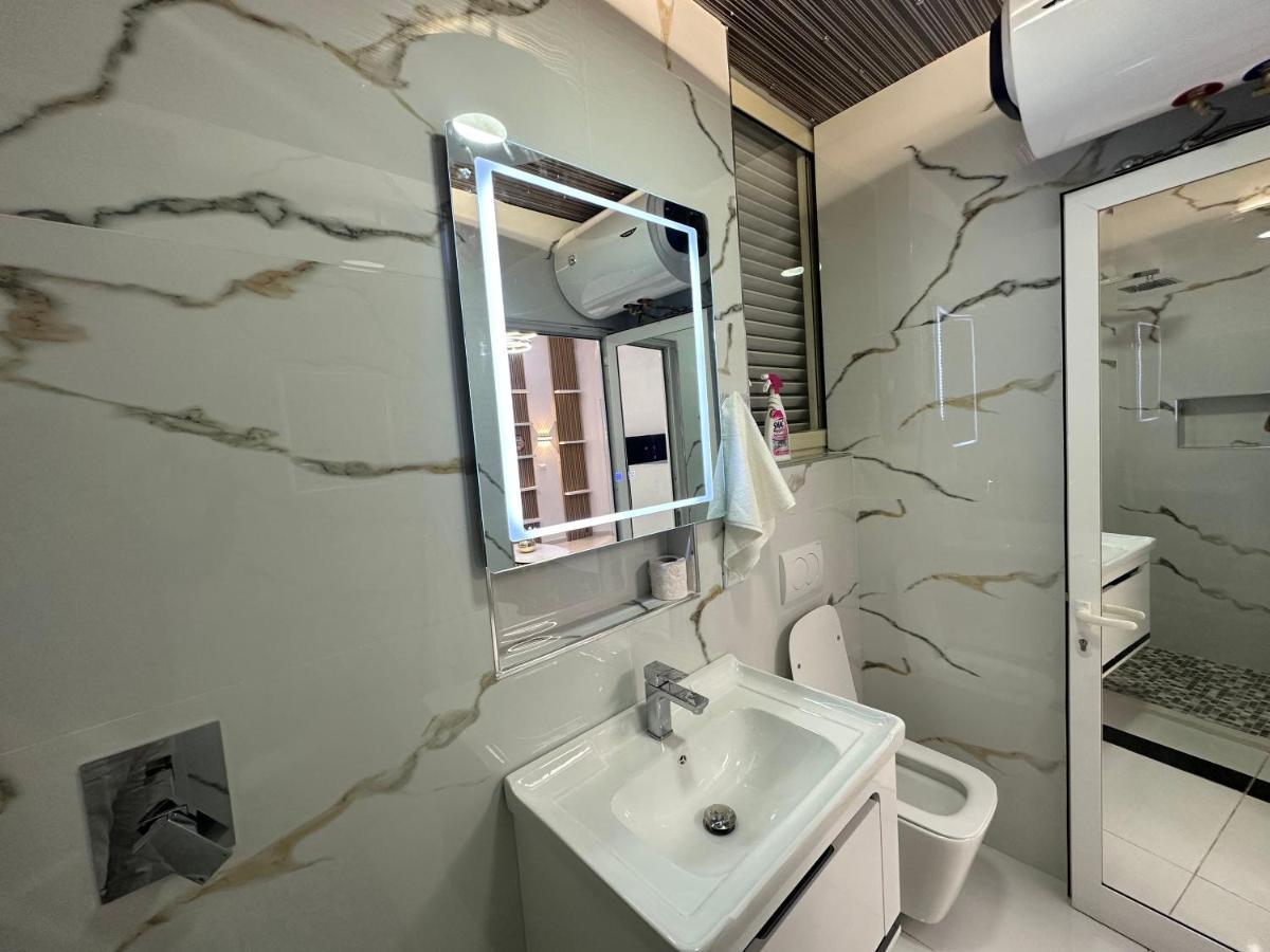Esto'S Apartament Near Tirana Airport 1 - Self Checkin -Netflix - Free Parking Valjiosi エクステリア 写真
